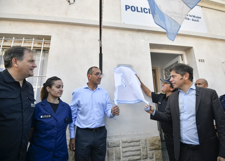 Kicillof inauguró en Azul la nueva Comisaría de la Mujer y Familia y entregó patrulleros para reforzar la seguridad