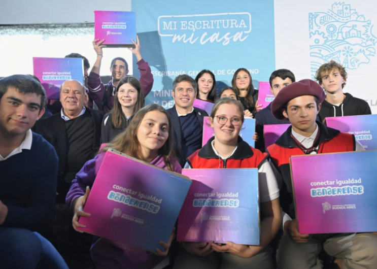 Kicillof entregó computadoras y amplió la infraestructura universitaria en Coronel Suárez