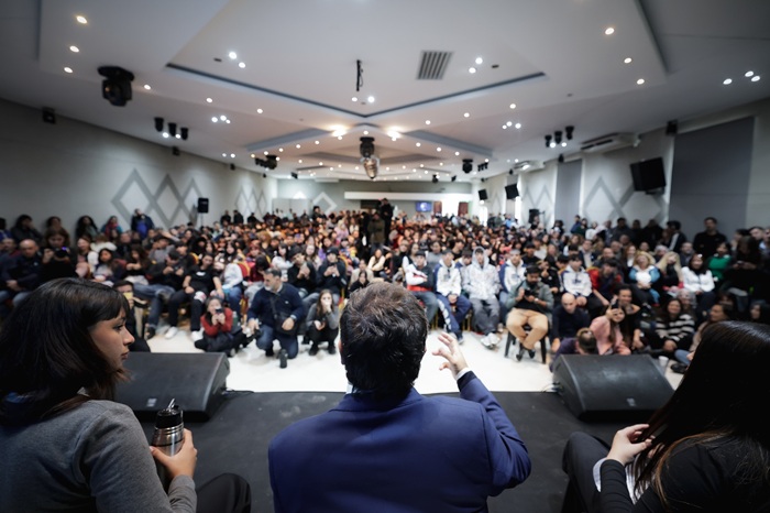 Kicillof destacó las políticas de salud mental y anunció un consejo juvenil en la Provincia